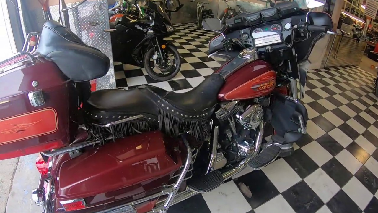 1992 Harley Davidson FLHT Walk Around and Start Up