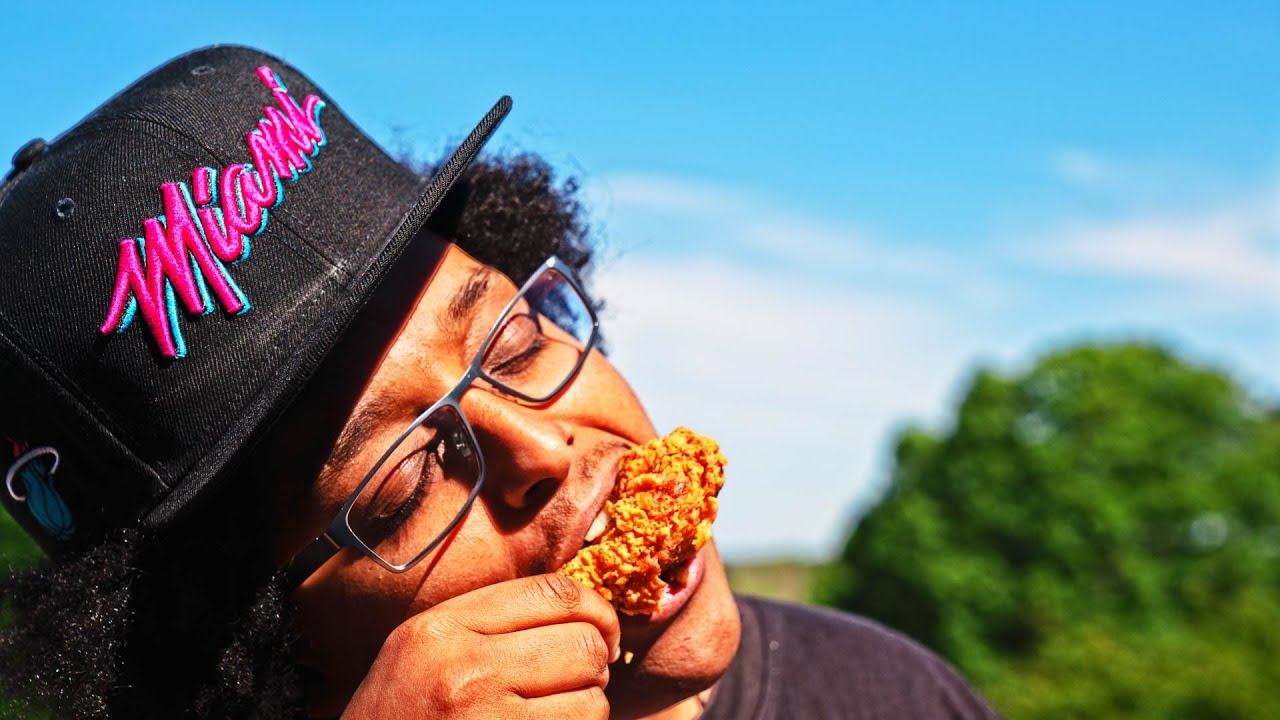 #1 Ranked Popeyes Fan Indulges in a Beautiful 8pc Bucket & Sandwich