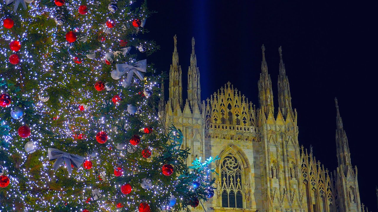 L'Albero e Mercato di Natale in centro di Milano 2021-2022 / Christmas tree in the center of Milan