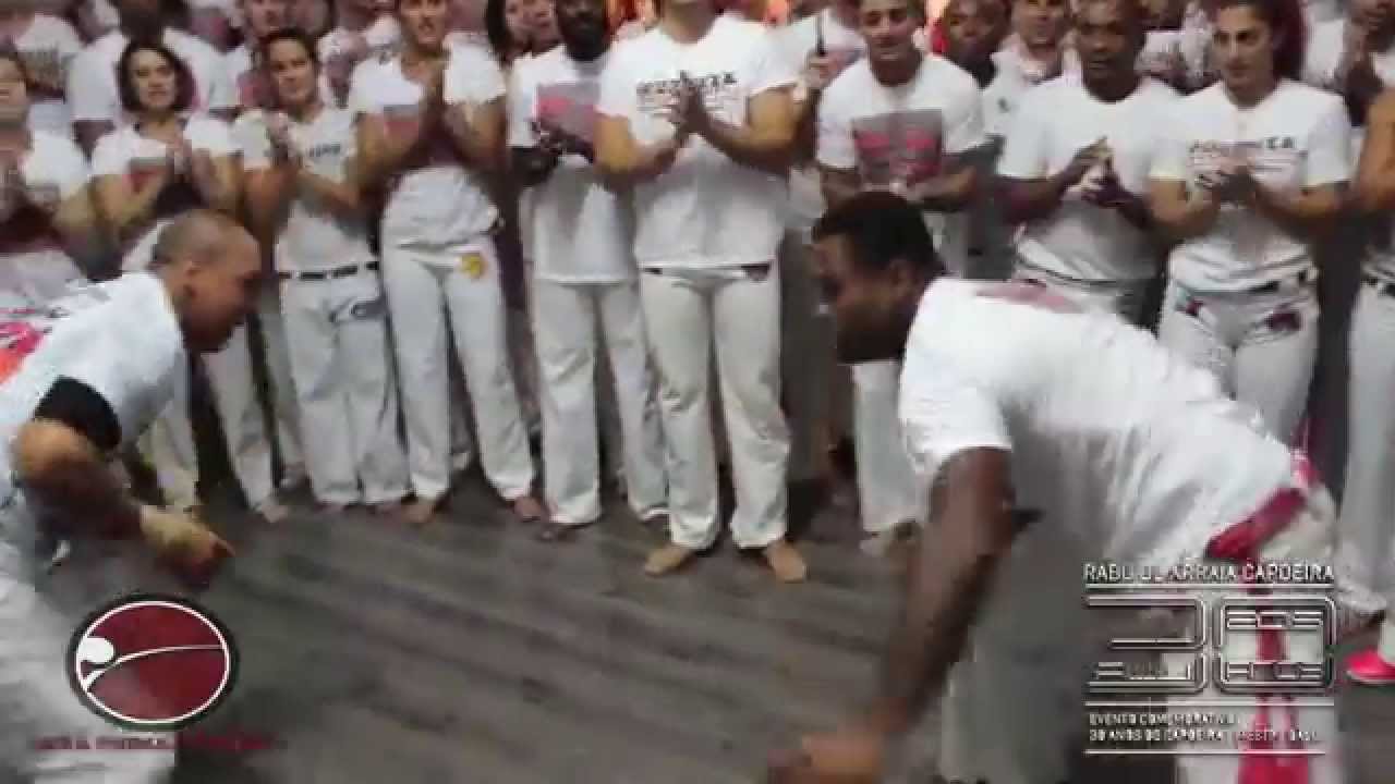 Capoeira 100 RDA 30 anos Mestre Balu - Professor Baiano Musica Batalha da vida