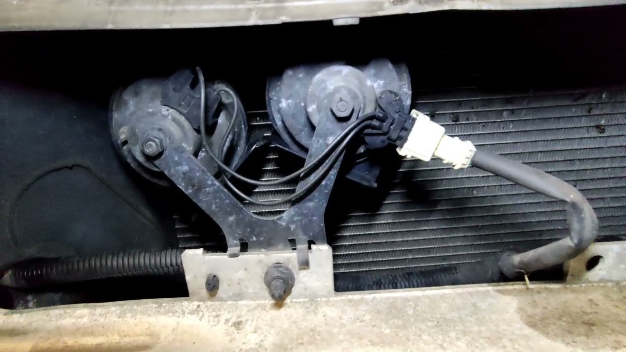 Remplacer alternateur Mégane Scénic 3 1.9 dci 130 ( partie 1 )