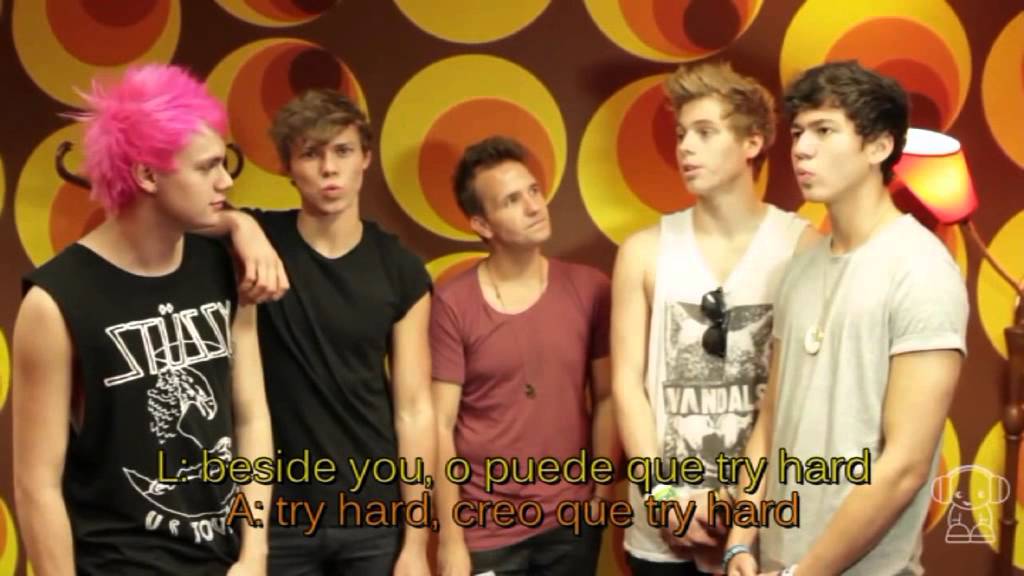 5SOS answers your Twitter questions 23/10/13 (subtitulos español)