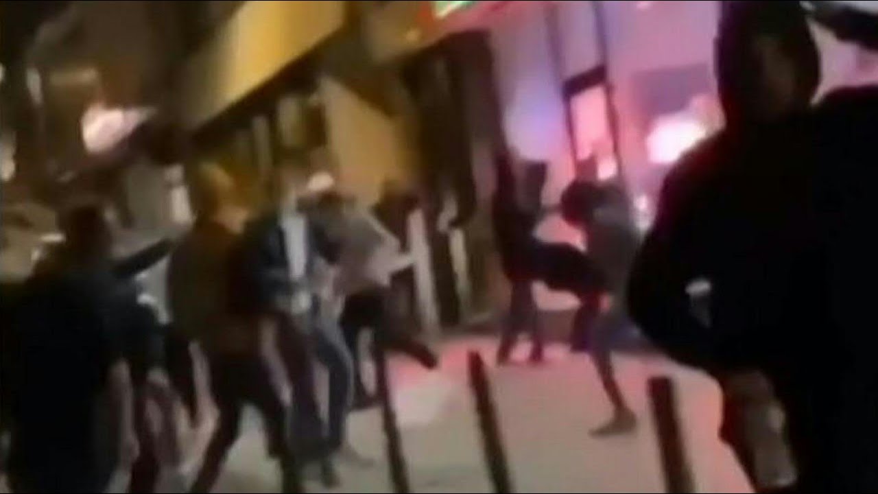 Hunderte Menschen randalieren in Stuttgarter Innenstadt - Gesch&auml;fte gepl&uuml;ndert | AFP