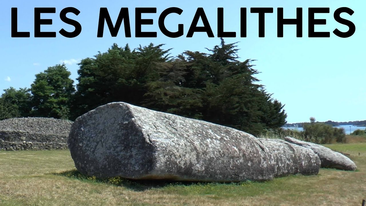 LES MEGALITHES (Menhirs - Dolmens...)