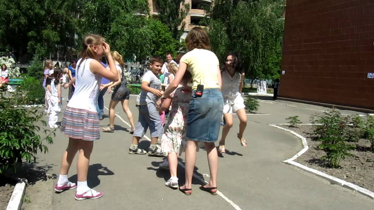 Gergel School Spring Fair - Scottish Ceilidh Dancing: Strip The Willow