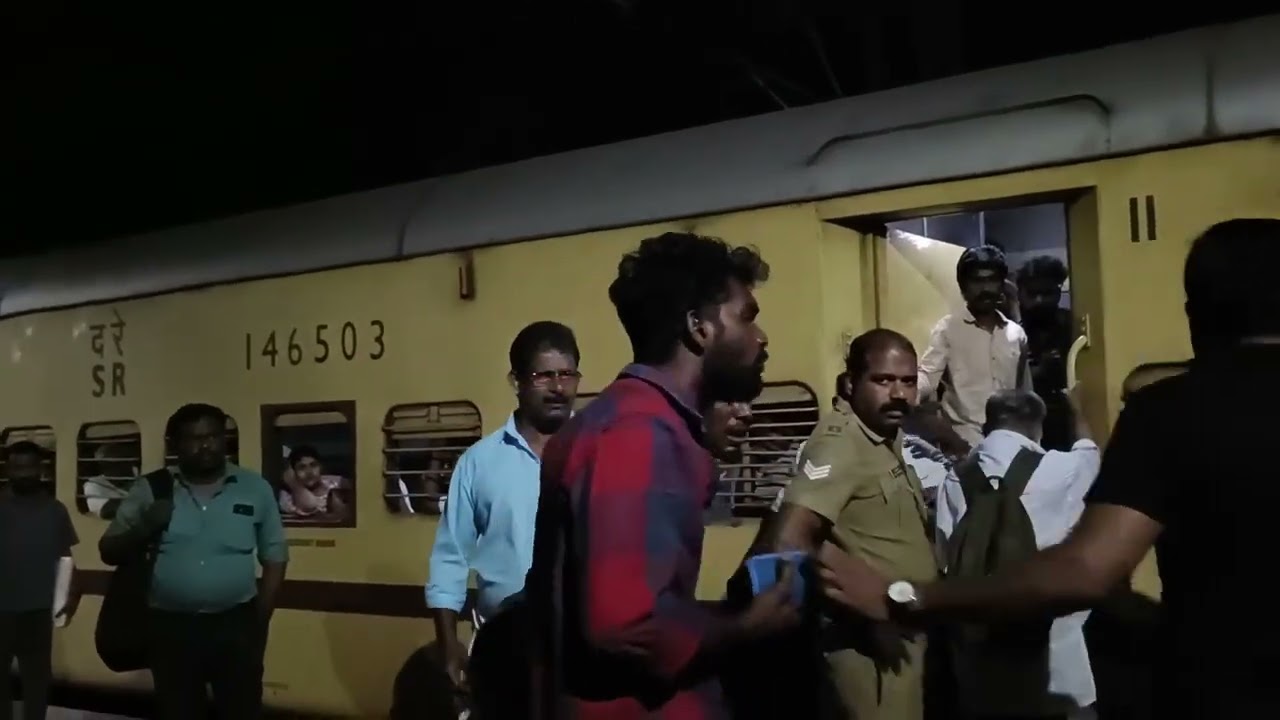 ട്രെയിനിൽ കുഴപ്പമുണ്ടാക്കി 😡 | RPF Handled It Like Pros 💪 | Kottayam Station Incident 