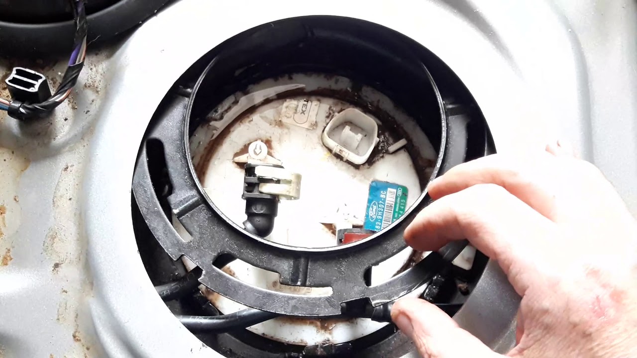 Como Substituir o Sensor da Boia do New Fiesta Sedan 2013 Mexicano