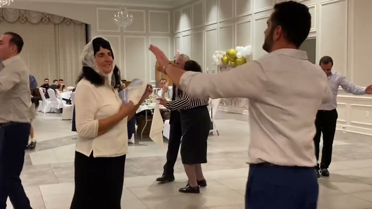 Festojme ardhjen e halles