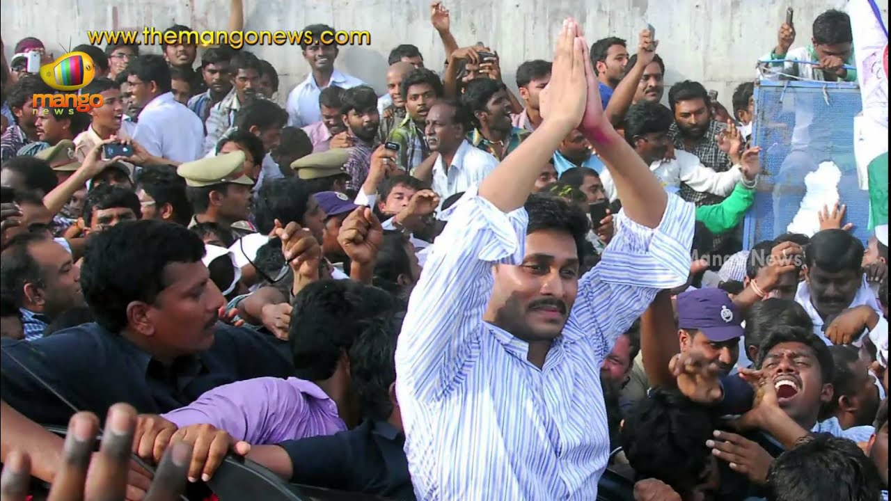 Battle between YSR Congress Party and TDP - Seemandhra Elections