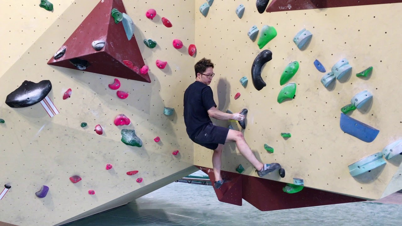 Trying out a national qualifier boulder with MEGA DYNO at Energiehaven