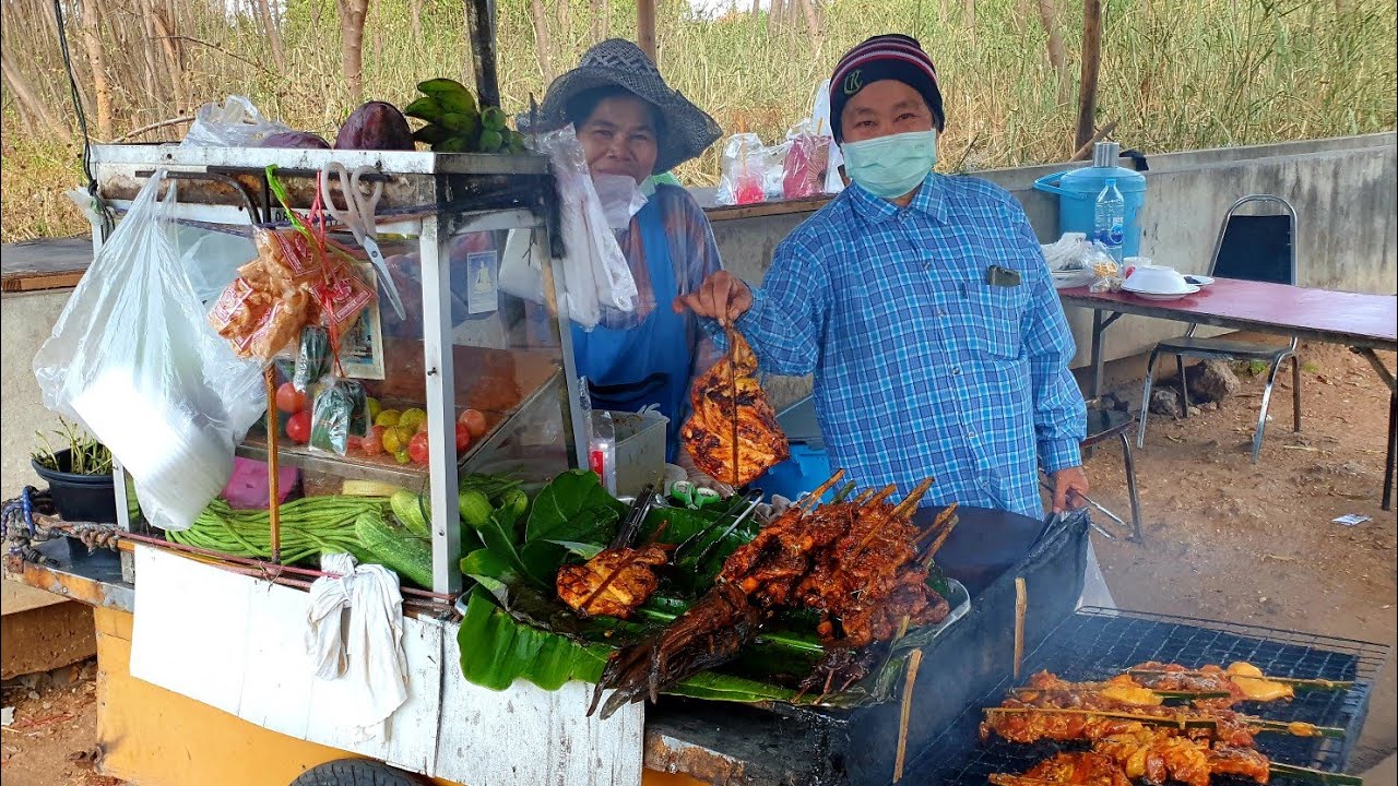 ยายหมอน สุดยอดส้มตำโคราช รถเข็นเก่าๆพ่วงข้างปิ้งไก่ แดกได้อร่อยเหาะ ตำนานกว่า20ปี เมืองย่าโม