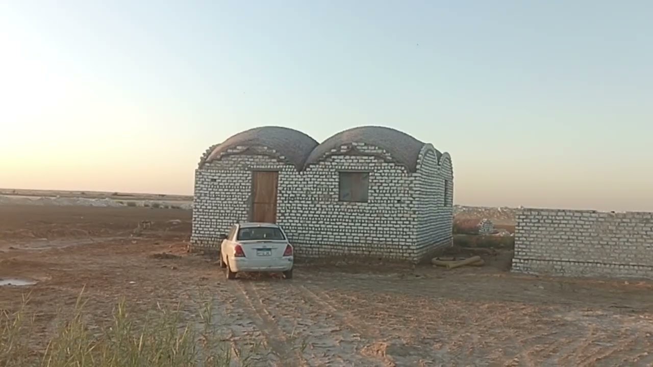 عشرين فدان مميزين للبيع فيهم استراحة وبركة سمك وشبكة