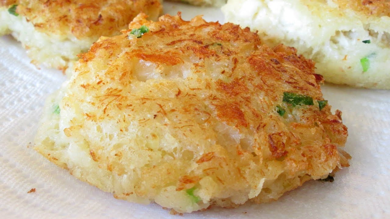 Red Lobster Crab Cakes - Cheddar Bay Biscuit Recipe - PoorMansGourmet