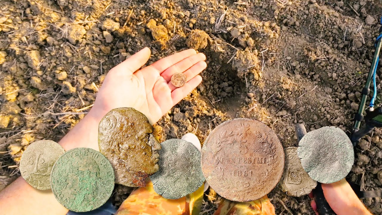 Vecchie MONETE e.. 😱😱 - Ricerca con il METAL DETECTOR
