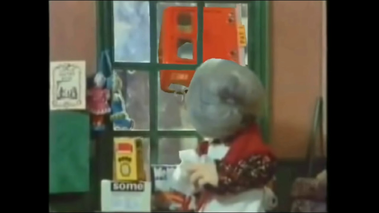 Postman pat: pat throw up red mail van