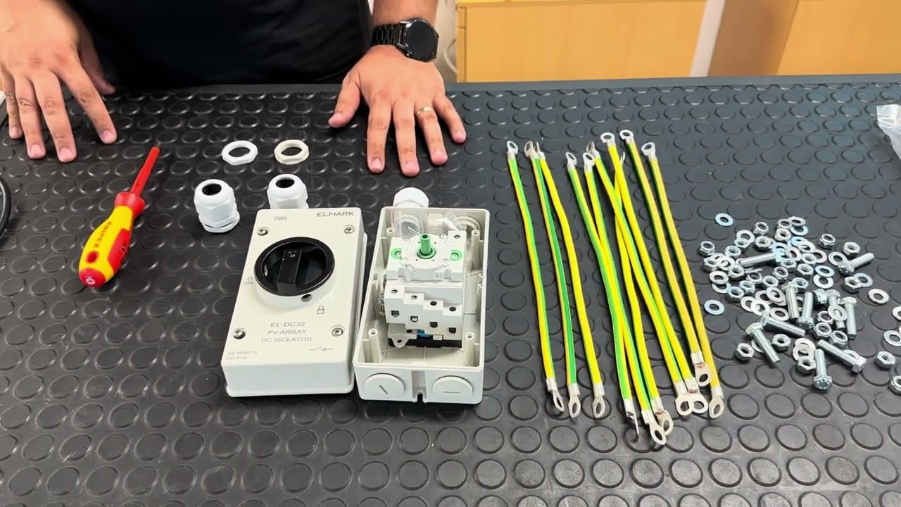 Stocare sistem fotovoltaic - Izolator DC sistem fotovoltaic - Kit împământare - sfaturi utile!