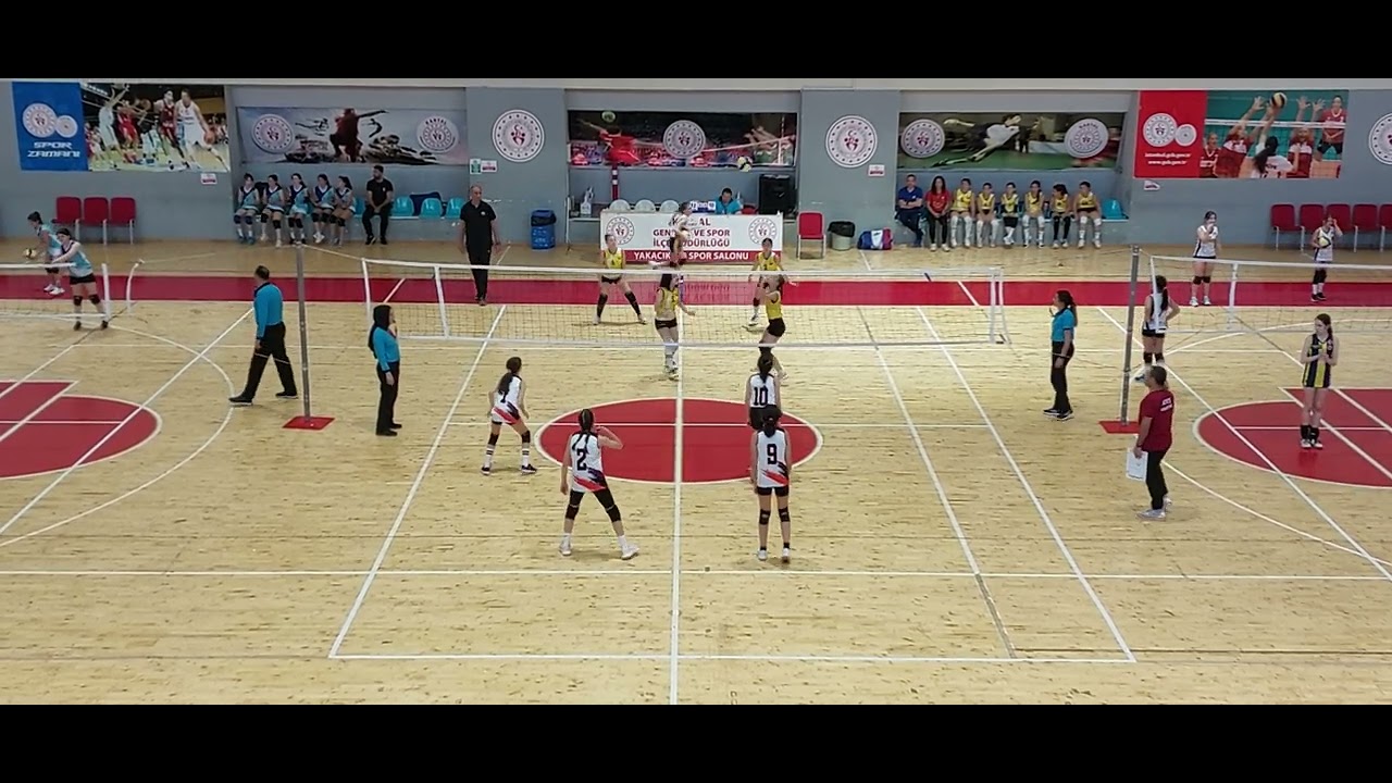 E.M. GÜNEŞ İSTANBUL - ATEŞ SK MİNİK KIZ VOLEYBOL MAÇI (1.SET )