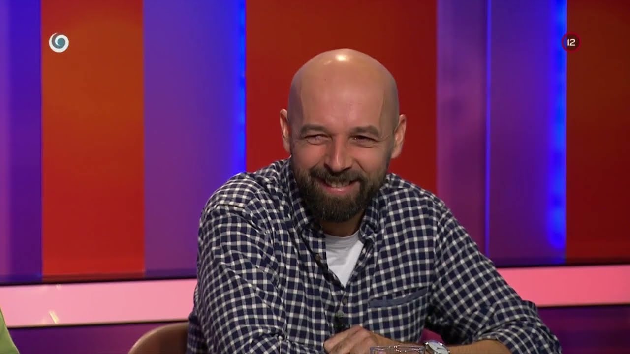 Tomáš Hudák na verejných záchodoch (SEDEM)