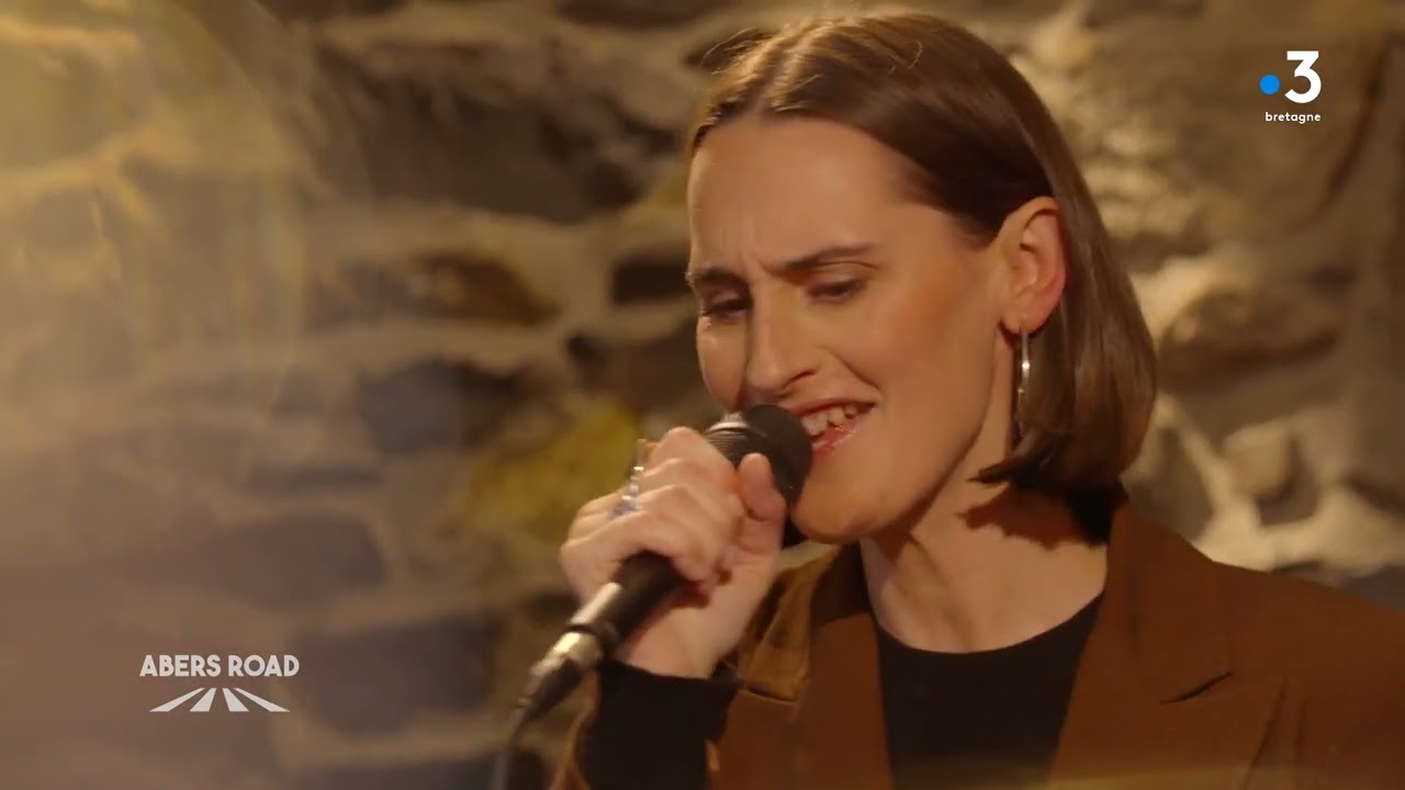 Extrait d'Abers Road avec Gaëtan Roussel et Yelle. 