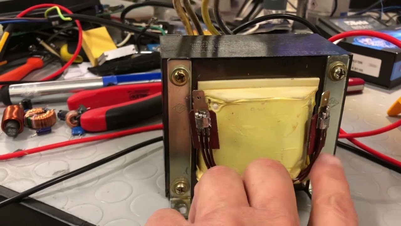 I trasformatori degli UPS, fonti di gioia e di saggezza, sorgenti di energia e di amore