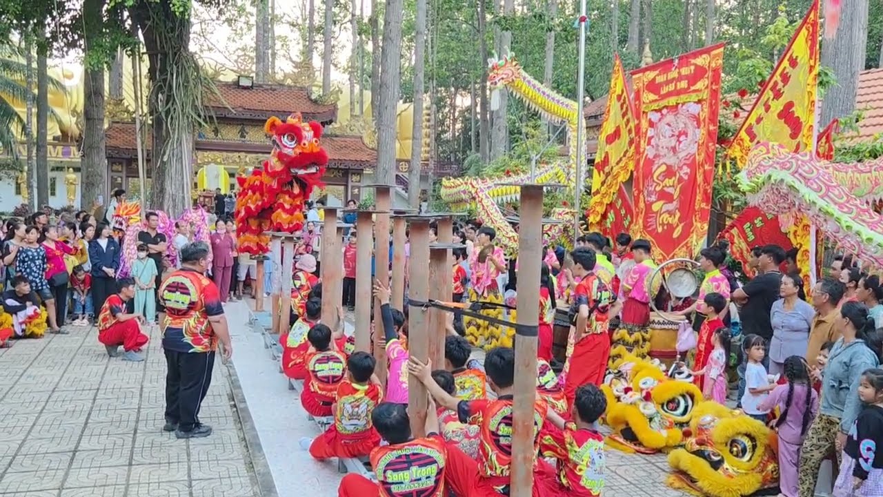 Tổng hợp múa lân múa rồng của đoàn Sang Trọng ở Chùa Thiền Kim 