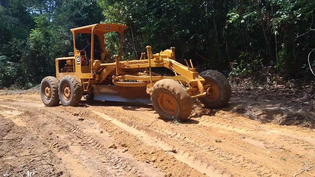 Abertura de estrada Prim&aacute;ria Com a Caterpillar 120b - No Meio da Floresta Amaz&ocirc;nica - Jaci Paran&aacute; RO