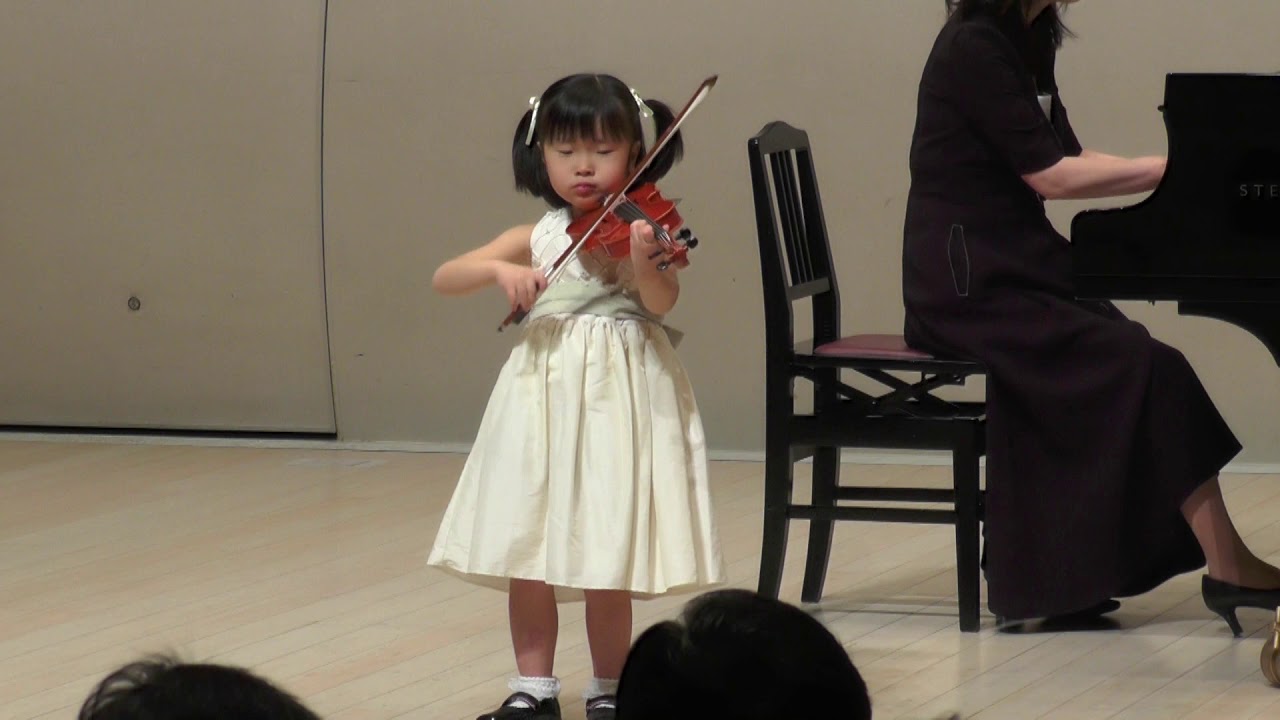 J. B. Lully, Gavotte, Violin, Kahori (aged 5)