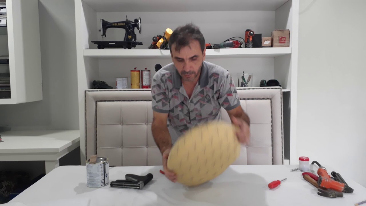Como Trocar Estofamento de Assento Redondo (Trocando Espuma e Tecido)