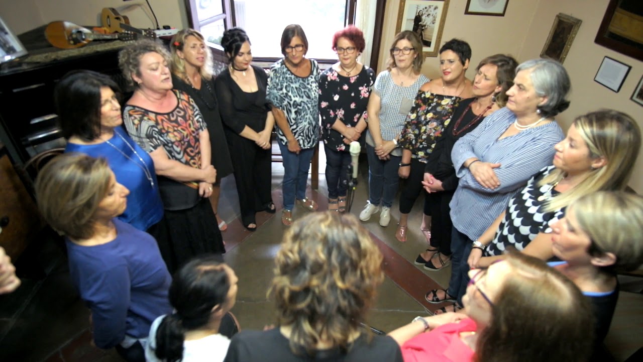 Vallia di Acquaformosa. Coro Voci di donne (VUXHË GRASH ) by officina della musica di Lungro.