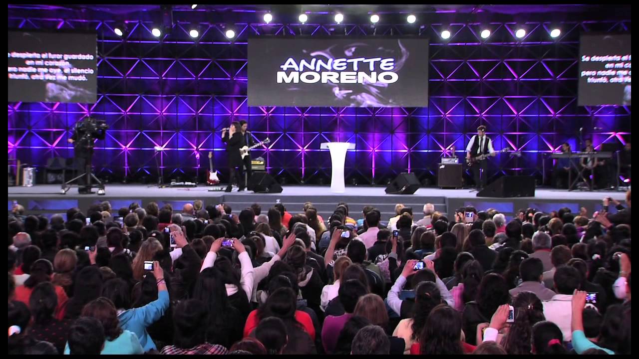 Annette Moreno en la Iglesia Cristiana Manantial de Vida Eterna