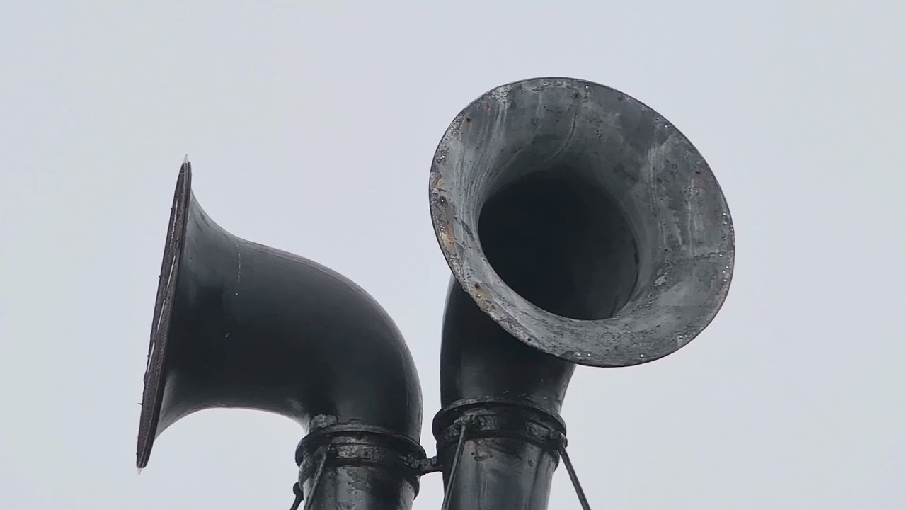 HAUNTING SOUND OF LIZARD POINT FOGHORN (CORNWALL) #Foghorn #Lighthouses