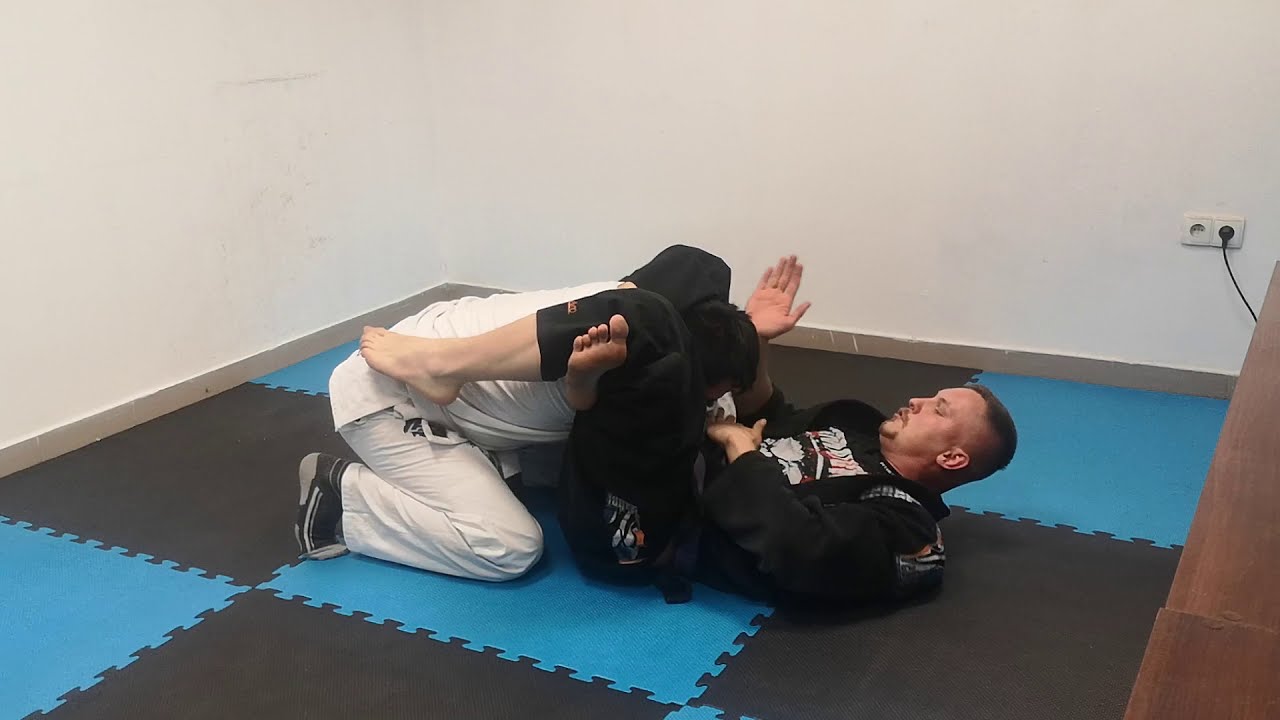BJJ Trójkąt nogami - duszenie KS- Brazilian Jiu Jitsu