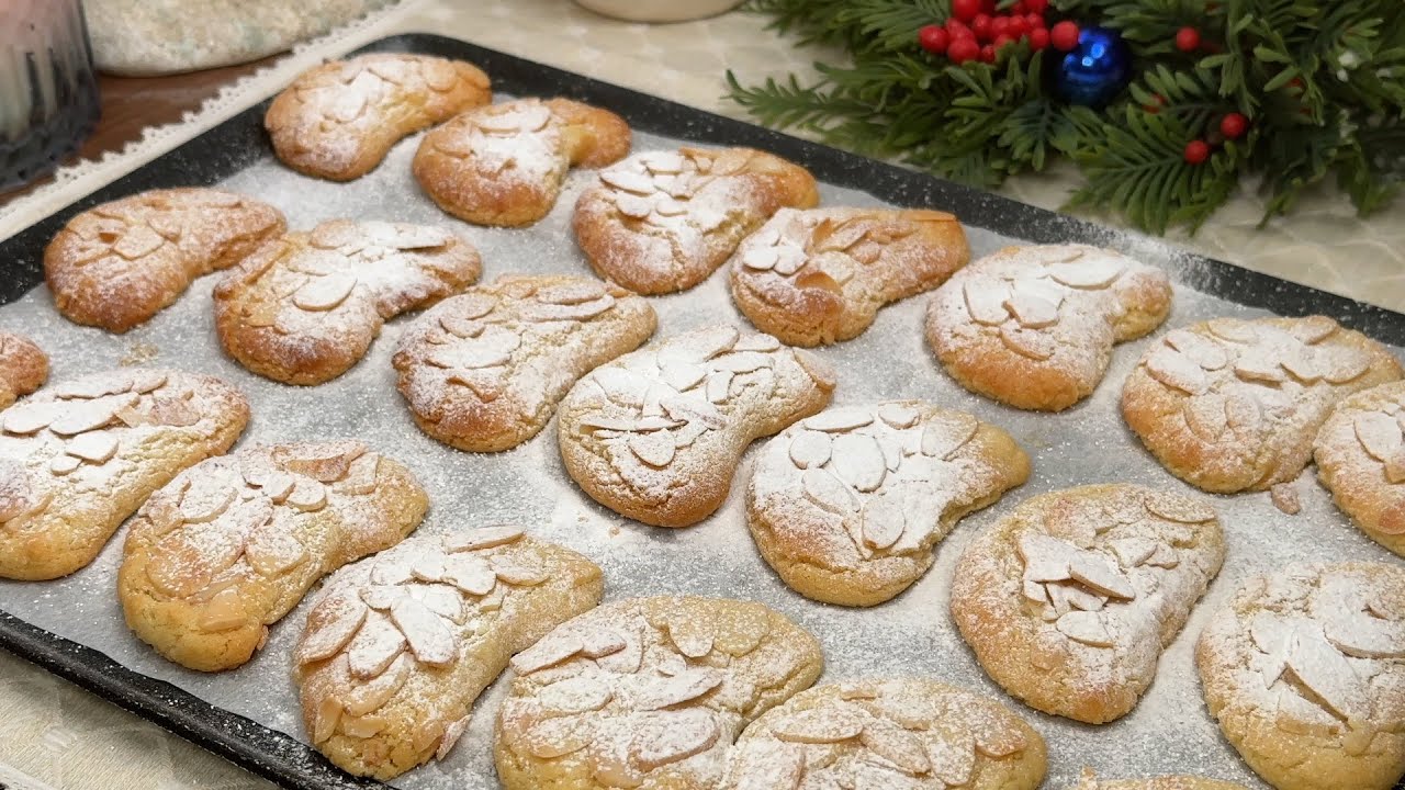 This Almond Cookie Explodes with Flavor! Easy & Ready in 10 Minutes