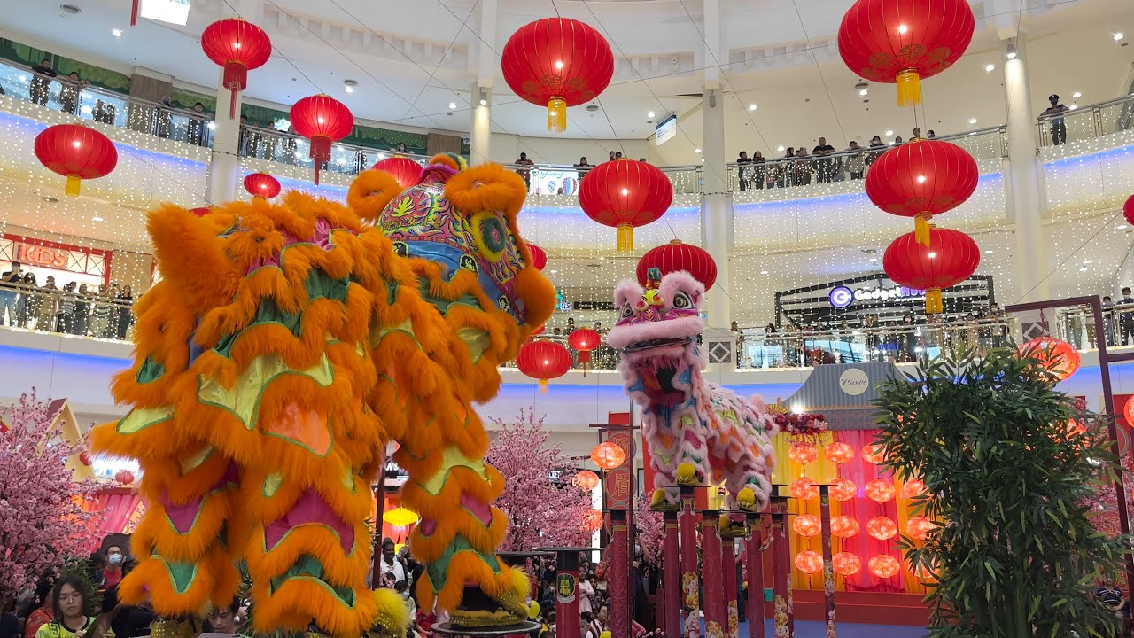CNY 2023 ~ Acrobatic Lion Dance (舞狮高桩表演 Múa Lân) by Khuan Loke 群樂 @ The Curve (21/1/2023) 4k60p