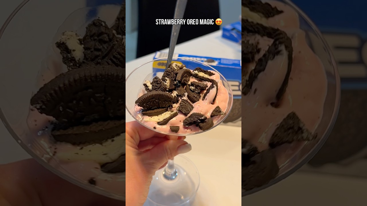 Strawberry Oreo Magic 😍 1-Minute Dessert