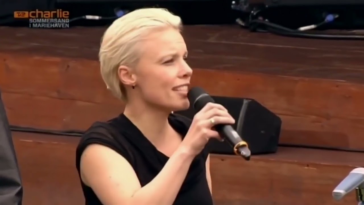 Louise St&oslash;jberg & Helge Engelbrecht   Jeg Vil Male Dagen Bl&aring; Live Sommersang i Mariehaven | CVP