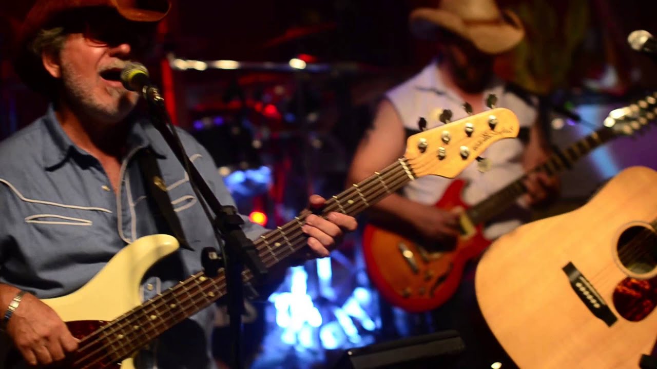 HOTEL CALIFORNIA ( THE TRAVELLERS )