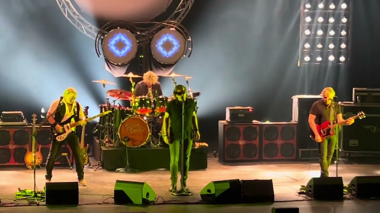 Golden Earring Undercover Live. She flies on strange wings.