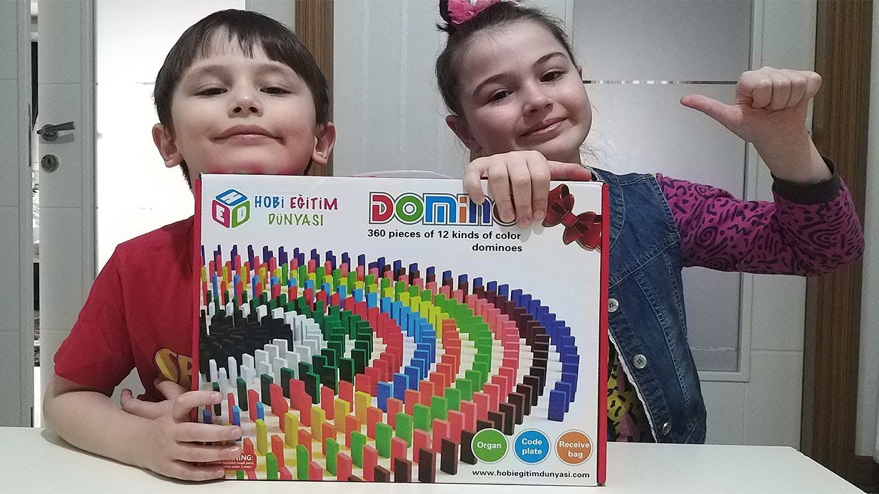 Oyuncak Domino taşları açtık, oynadık. | Oyuncak videoları