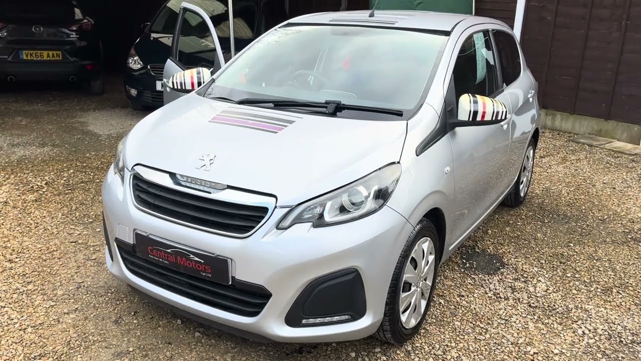 Peugeot 108 1.0 VTi Active Euro 5 5dr, In silver, 68 MPG + £20 per years tax!! Only 61,000 miles