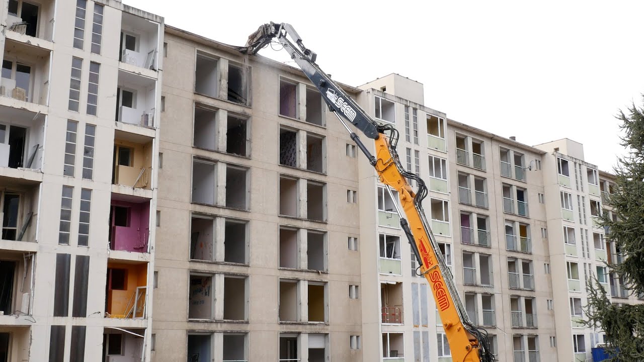 Aix-les-Bains : Déconstruction de la barre de la cité Marlioz