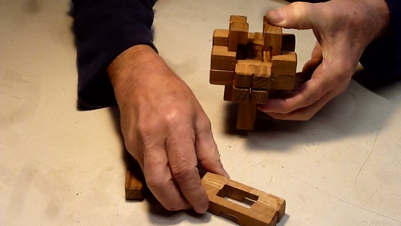 18 piece puzzle assembly