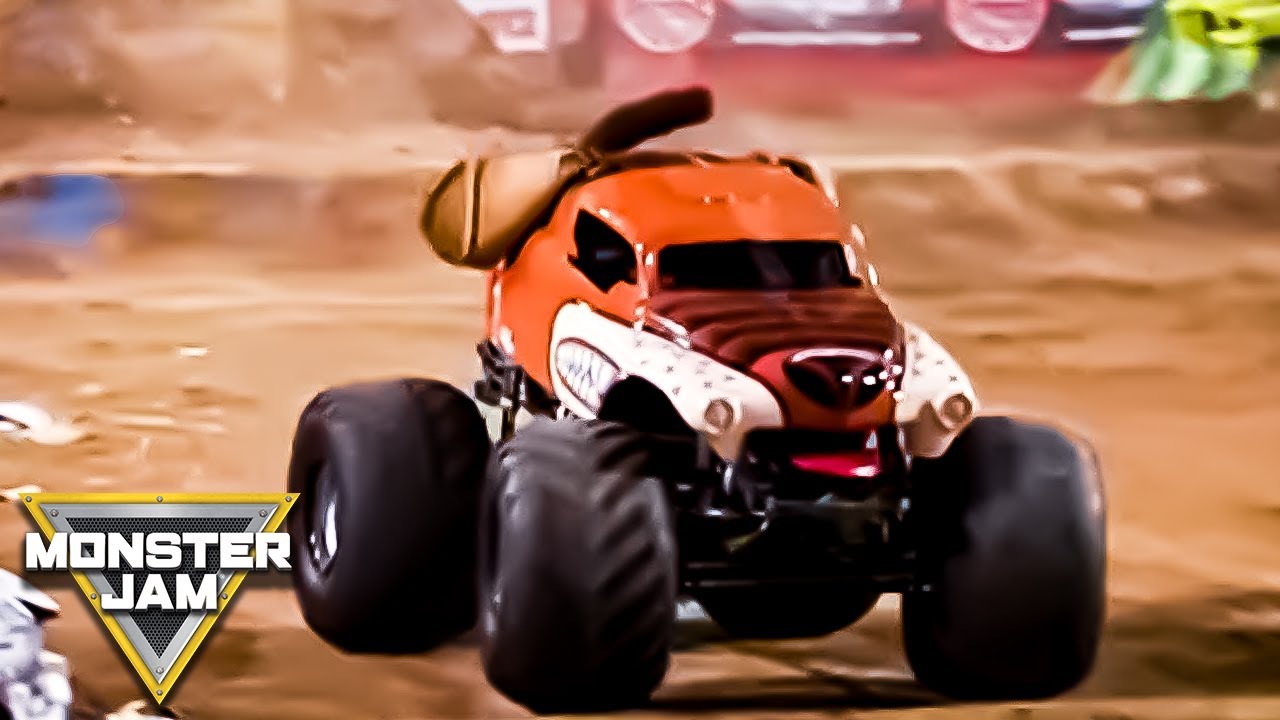 Monster Mutt Freestyle | Monster Jam World Finals XII | Monster Jam
