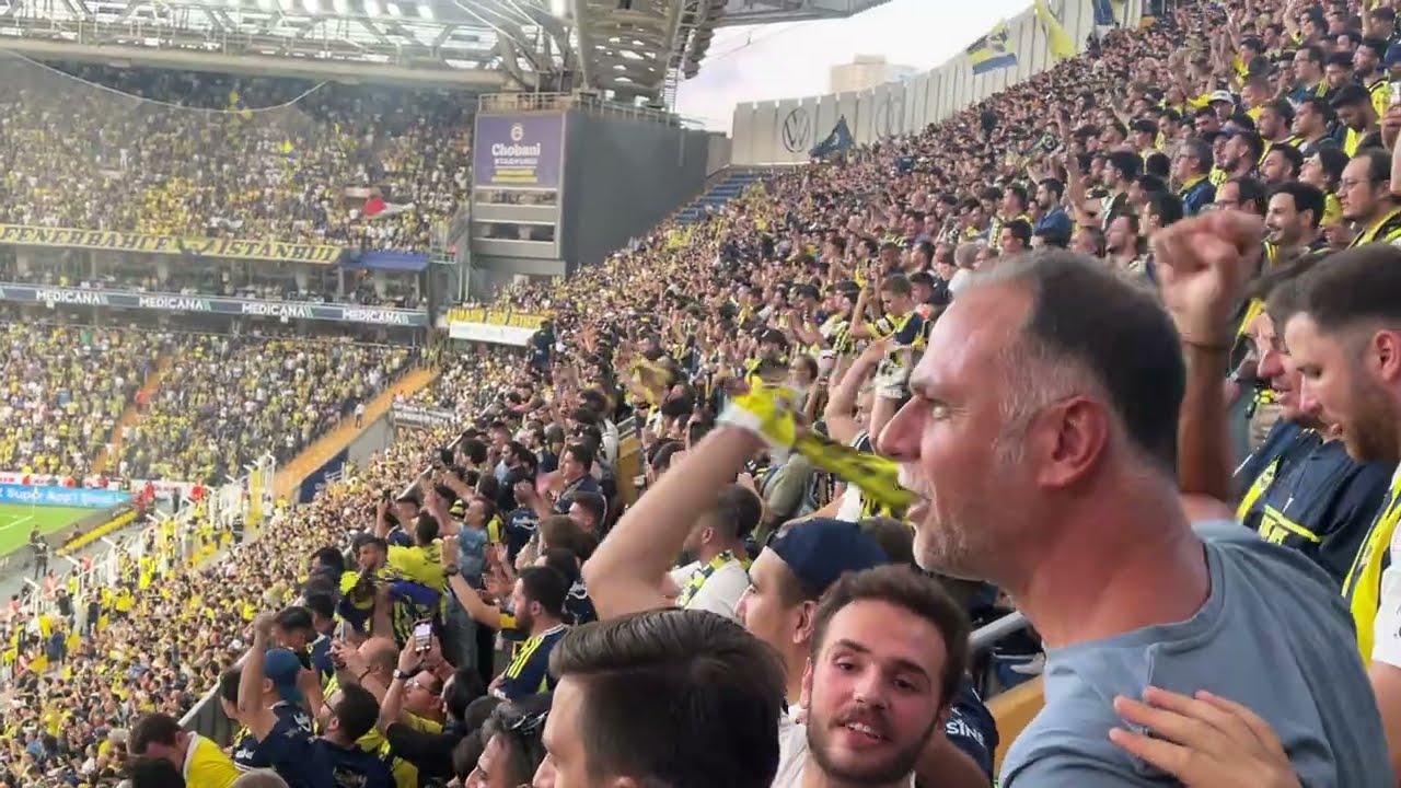 Fenerbahçe Feyenoord Maç Öncesi Atmosfer ( Stadyum İçi )