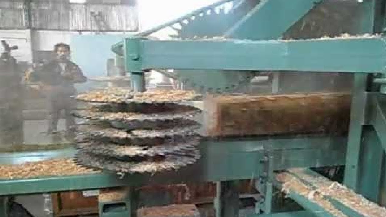 造價50萬的德國恐怖木材粉碎機，難怪一年能掙好幾個億 Fastest Wood Shredder Machine