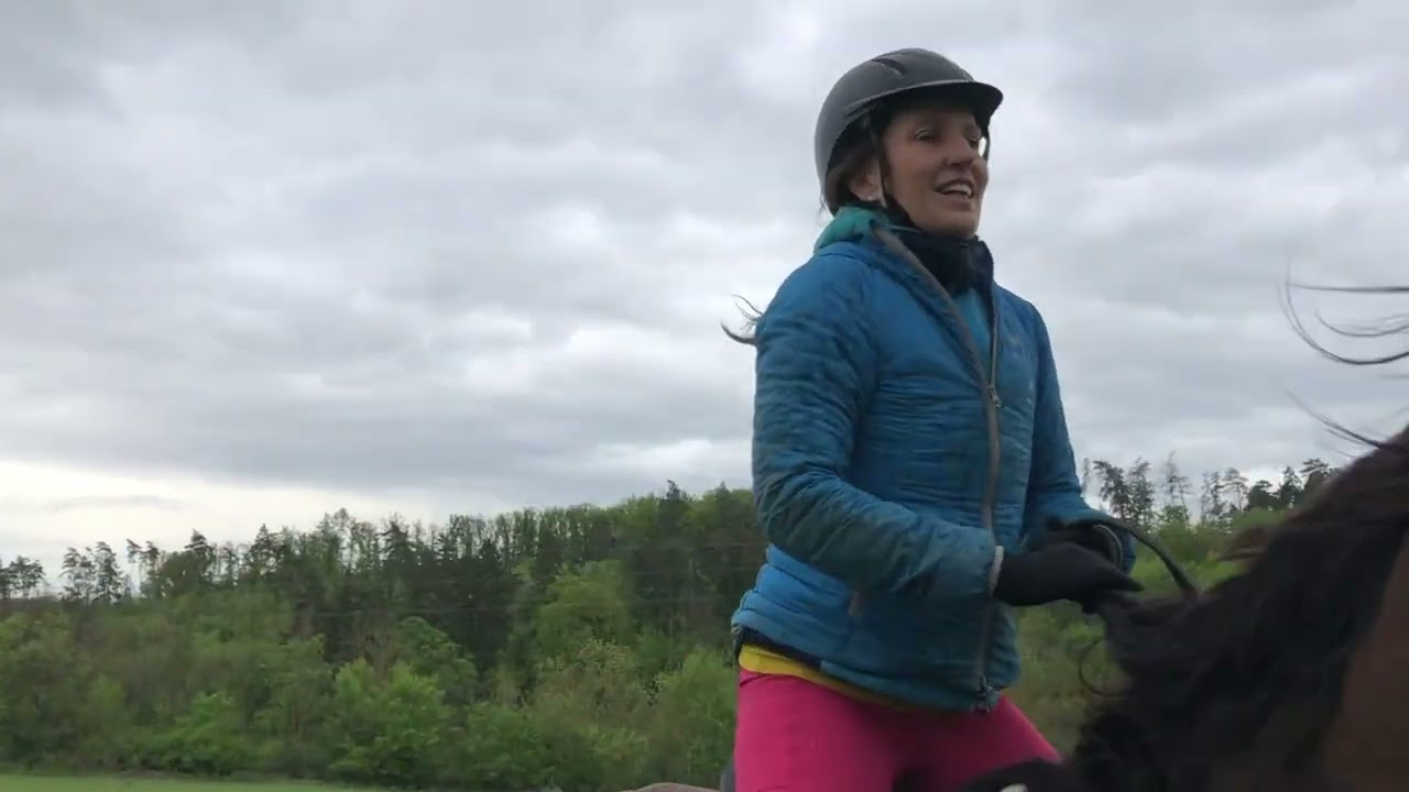 Nová trasa směr Hády 🏇🏇 Cval na loukách ❊ Jaru a Šárka ⎮VLOG