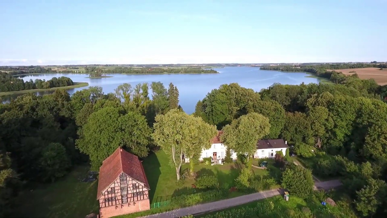 Agroturystyka Dwór w Gajlitach z lotu ptaka (jezioro Blanki, sołectwo Suryty, Lidzbark Warmiński)