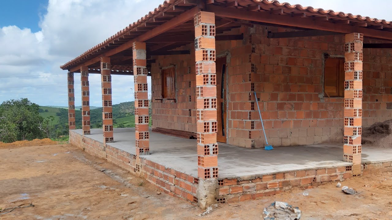 Mostrando o piso da varanda finalizado + vídros da porta colocados (projeto chácara refúgio)