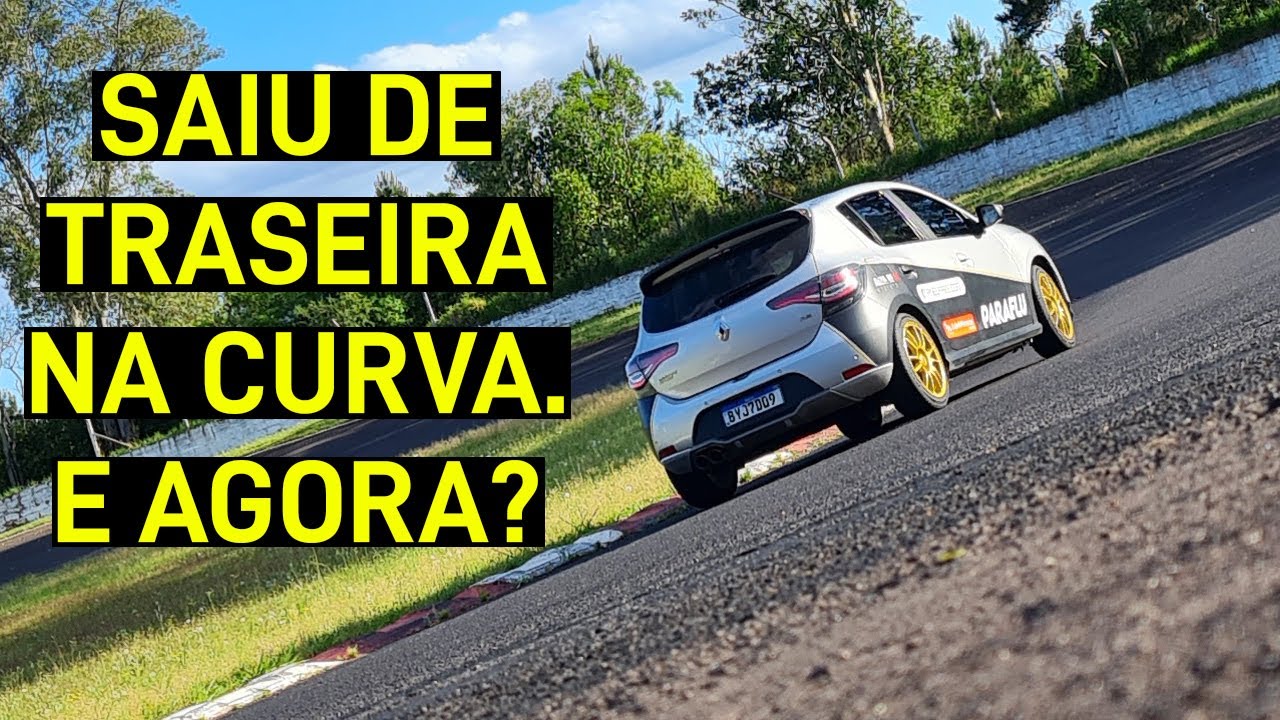 UM CARRO COM TRAÇÃO DIANTEIRA 