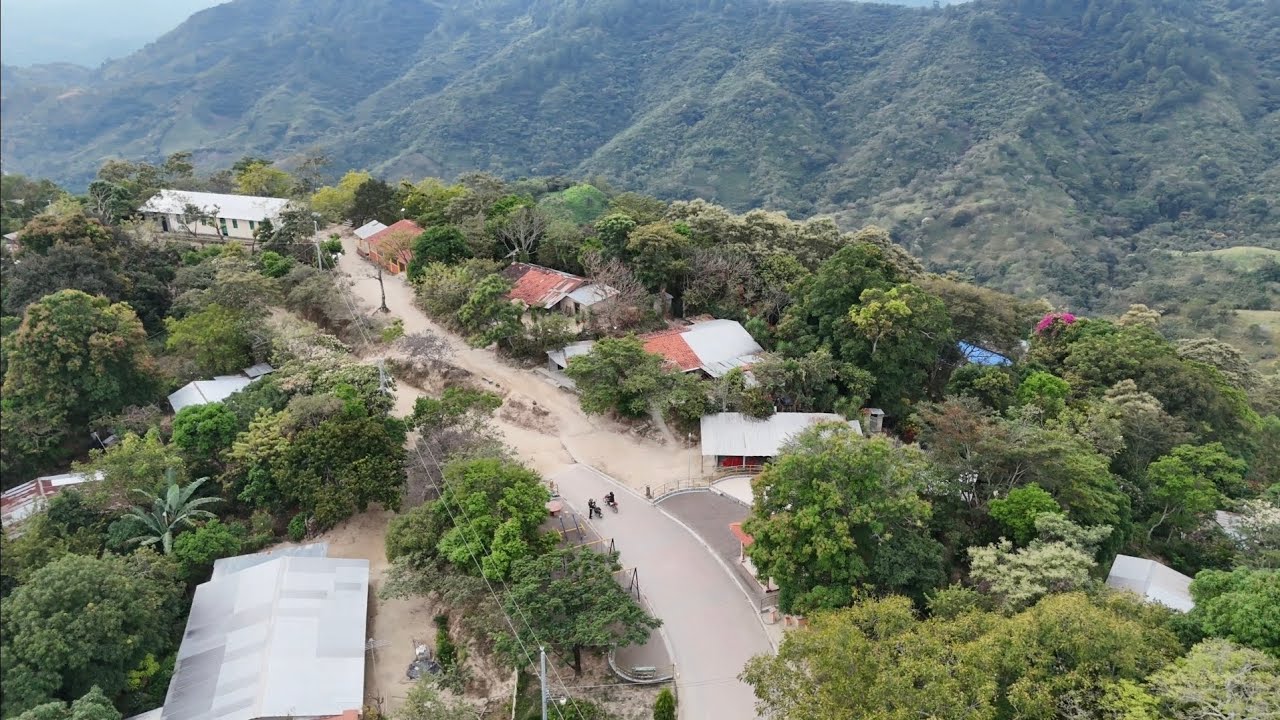 En Drone | El Higueral, San Francisco Morazán, Chalatenango 